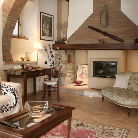 Borgo Medioevale Apartment Todi Ngoại thất bức ảnh